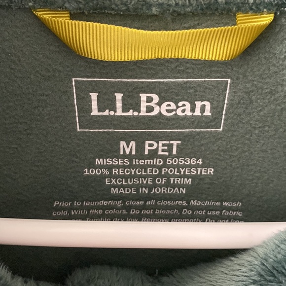 L.L.Bean Women’s Luxe Fleece Jacket size Med Petite Item #: CA505364 sage - Picture 2 of 8